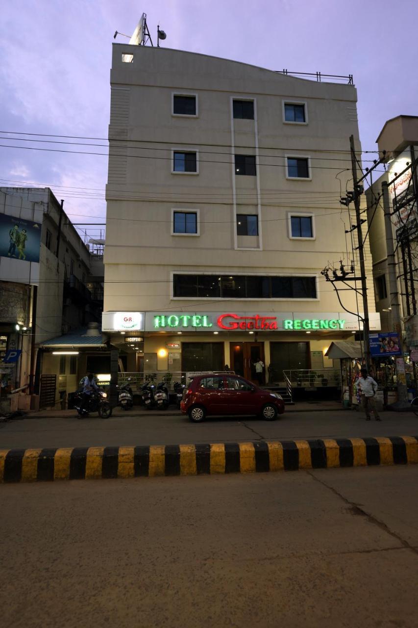 Hotel Geetha Regency Guntūr Exterior foto