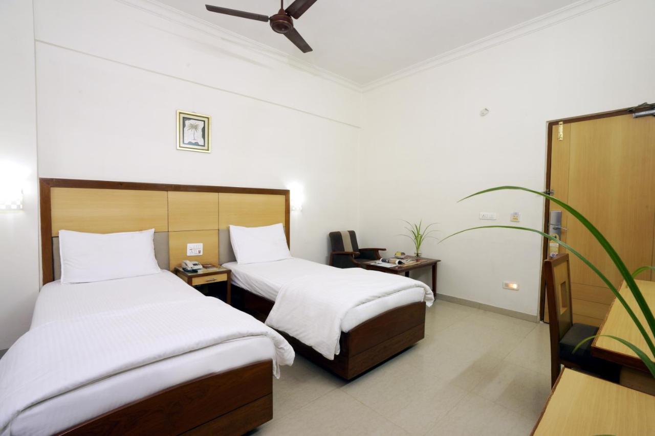 Hotel Geetha Regency Guntūr Exterior foto